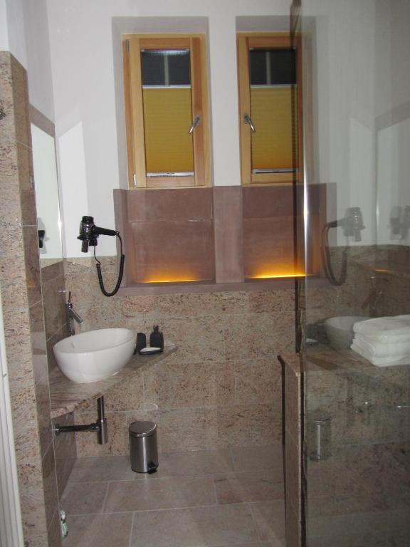 Exklusive Gaestezimmer Landau ランダウ・イン・デア・プファルツ 部屋 写真